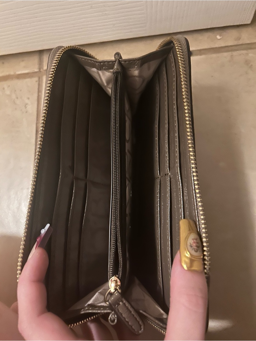 Calvin Klein wallet - Picture 2 of 2